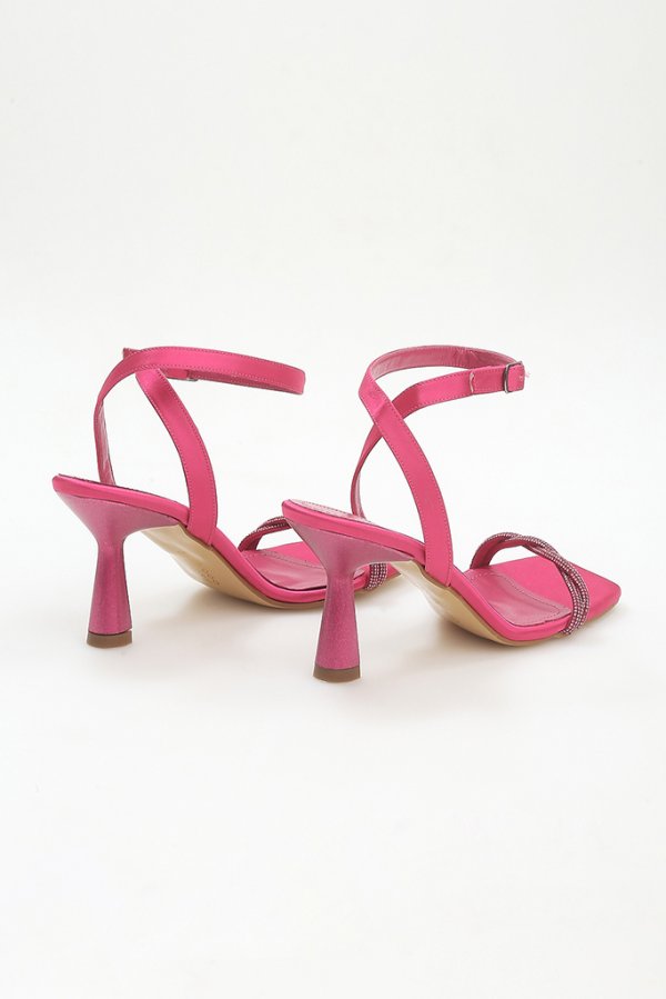 Saten Burgu Taşlı Ayakkabı