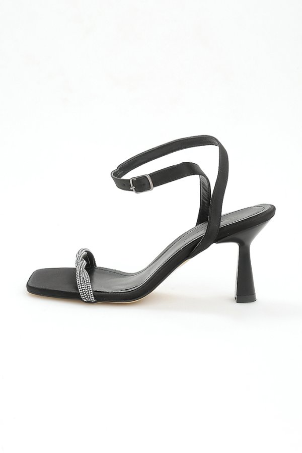 Saten Burgu Taşlı Ayakkabı