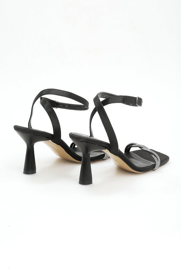 Saten Burgu Taşlı Ayakkabı