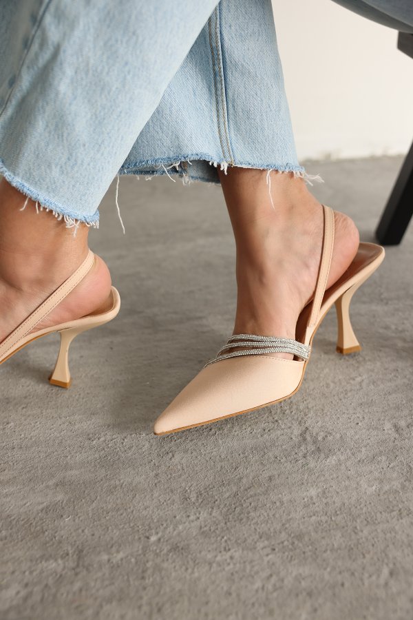 Taş Bant Detaylı Topuklu Ayakkabı