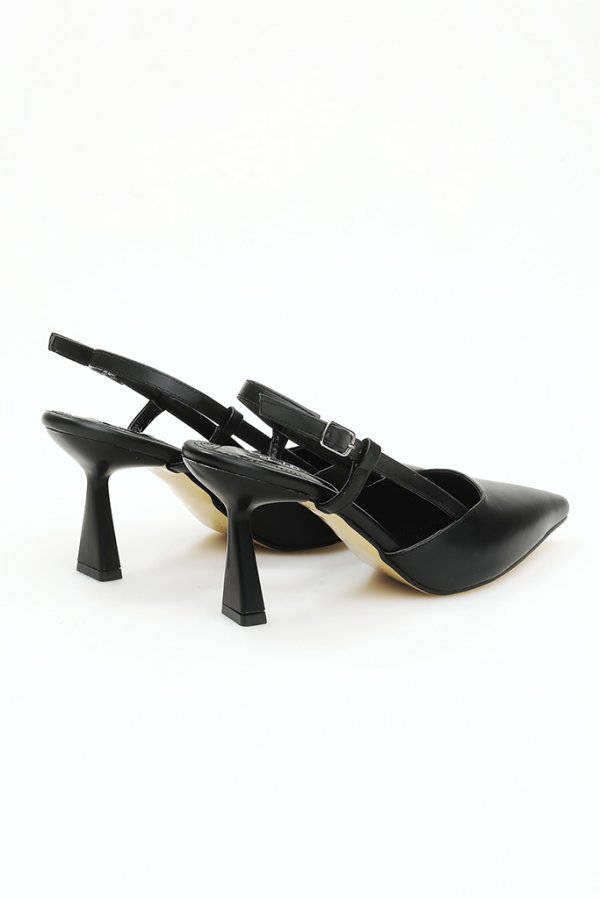 İnce Ökçeli Topuklu Ayakkabı