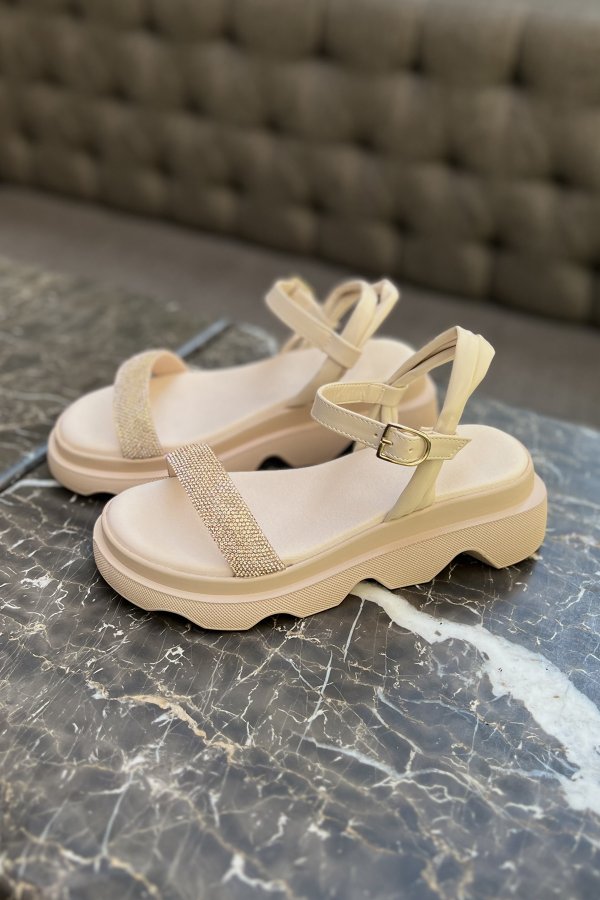 Taş Detaylı Sandalet