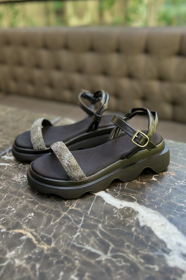 Taş Detaylı Sandalet