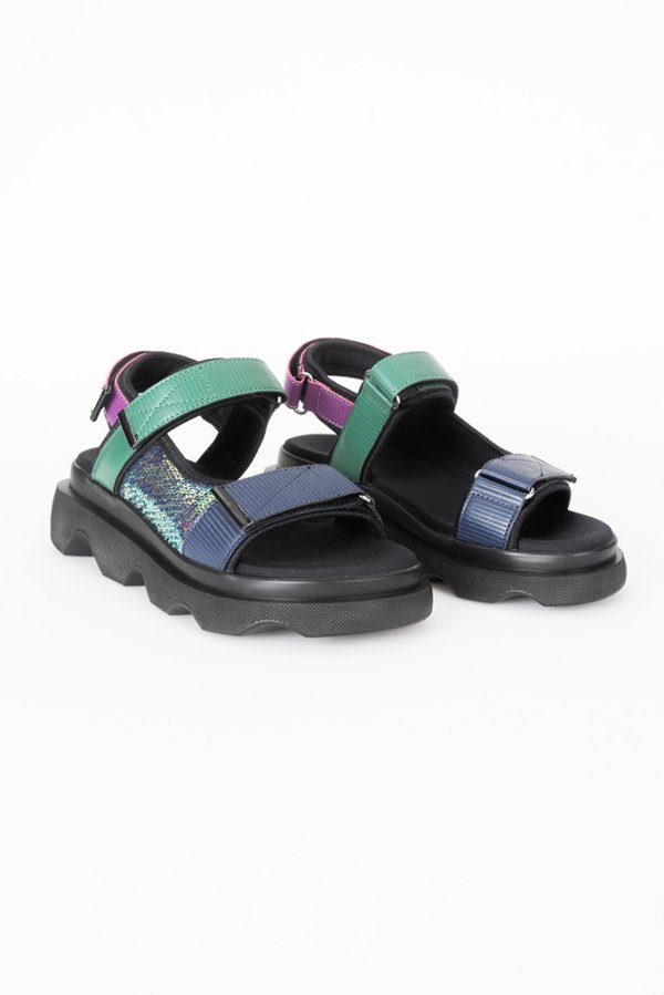 Pul Detaylı Sandalet