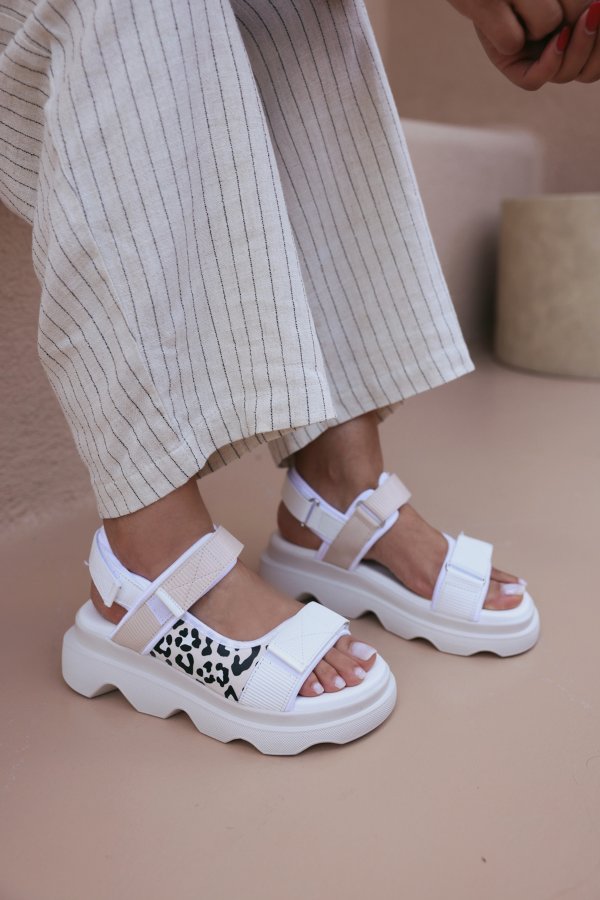 Leopar Detaylı Sandalet