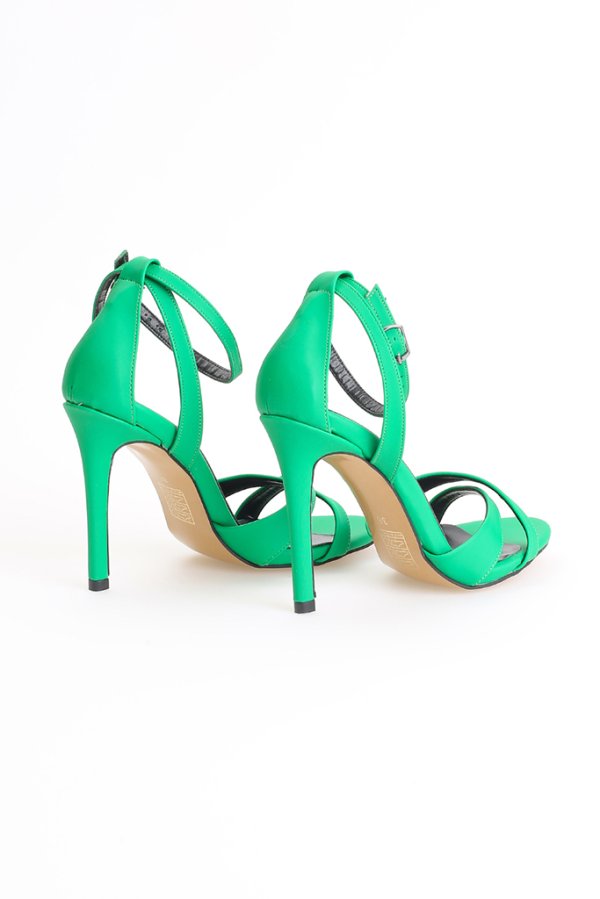 Çapraz Bantlı Topuklu Ayakkabı