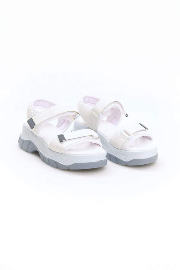 Kalın Tabanlı Sandalet