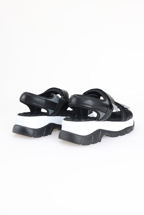 Kalın Tabanlı Sandalet