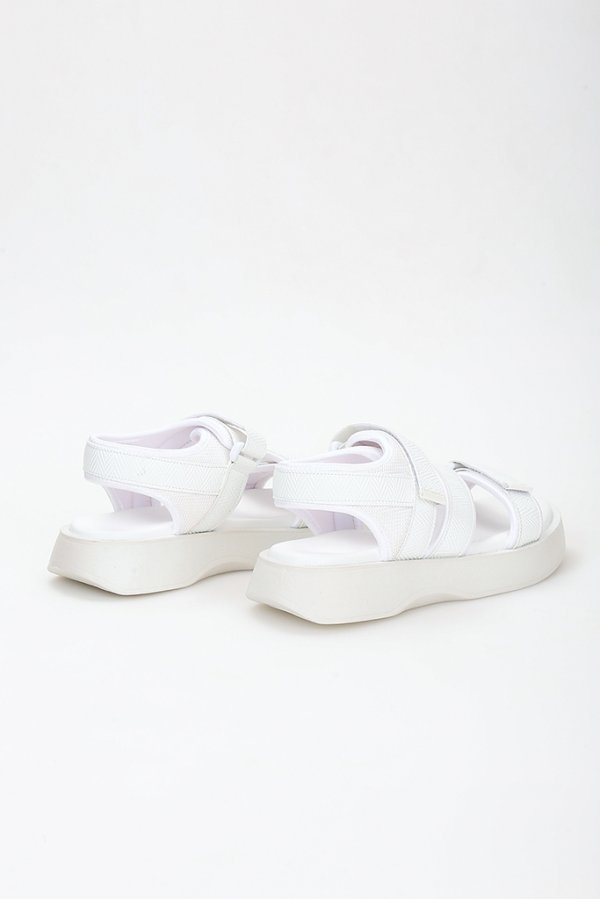 Cırt Bantlı Sandalet