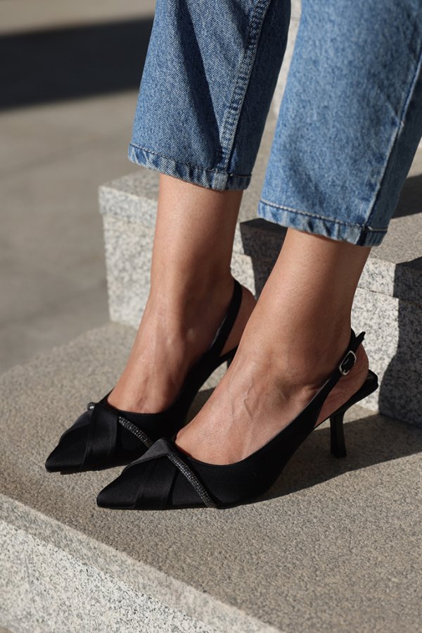 Saten Taşlı Topuklu Ayakkabı