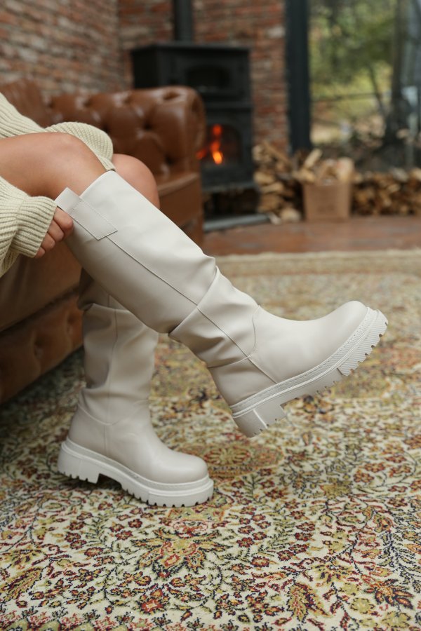 Piliseli Uzun Çizme