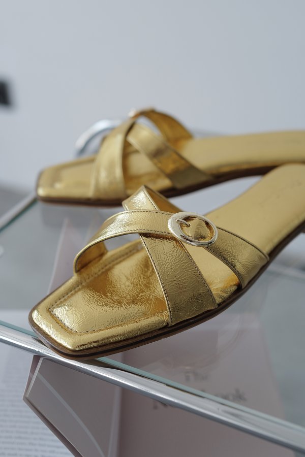 Çapraz Kemerli Düz Terlik