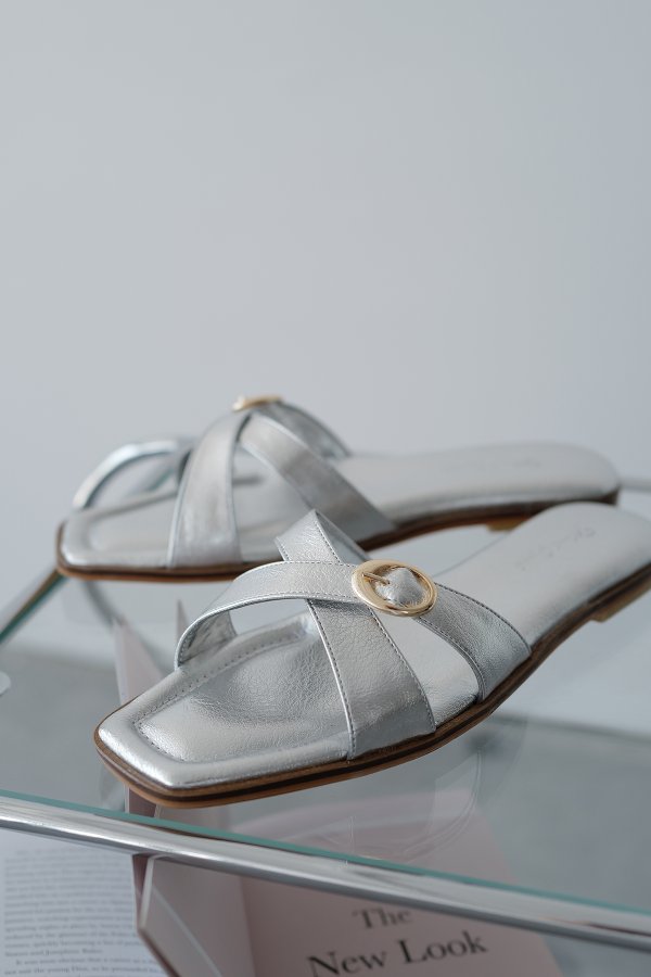 Çapraz Kemerli Düz Terlik