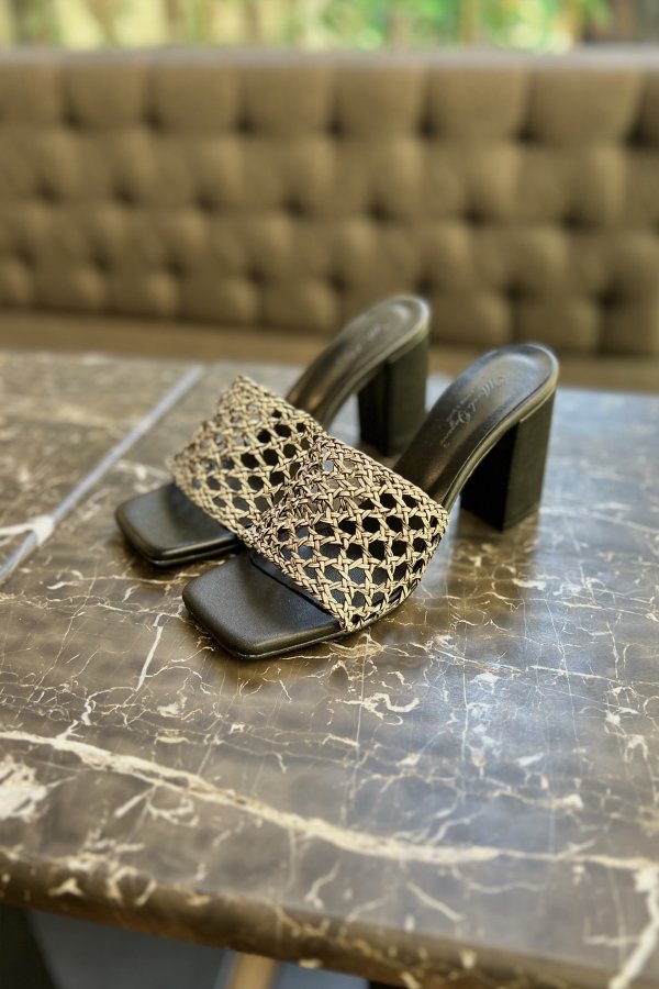 Örgü Model Topuklu Terlik