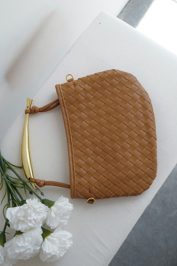 Gold Kulplu Kapitone Çanta