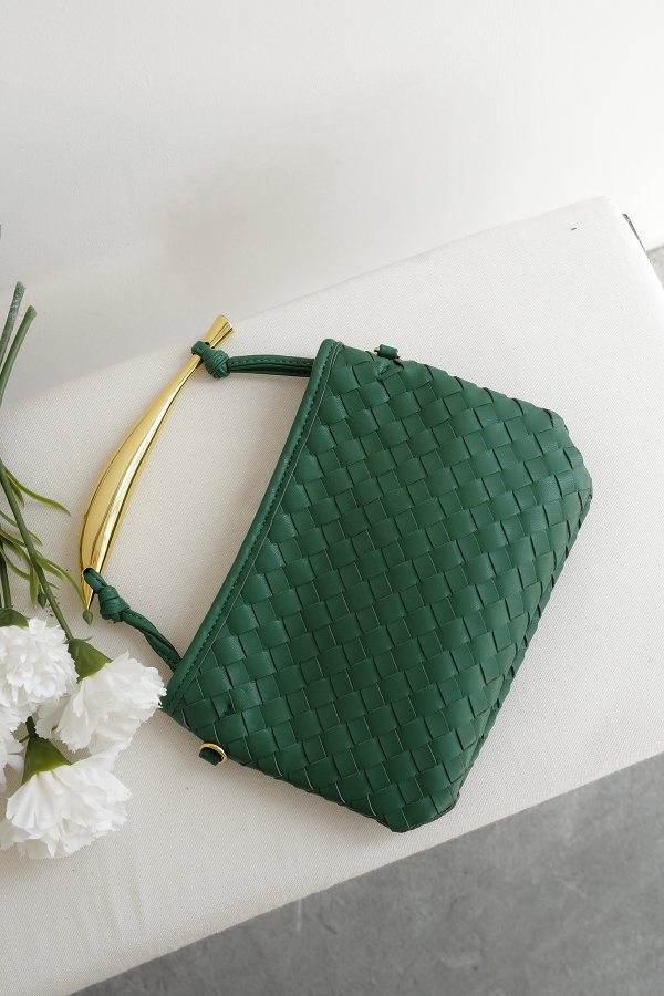 Gold Kulplu Kapitone Çanta