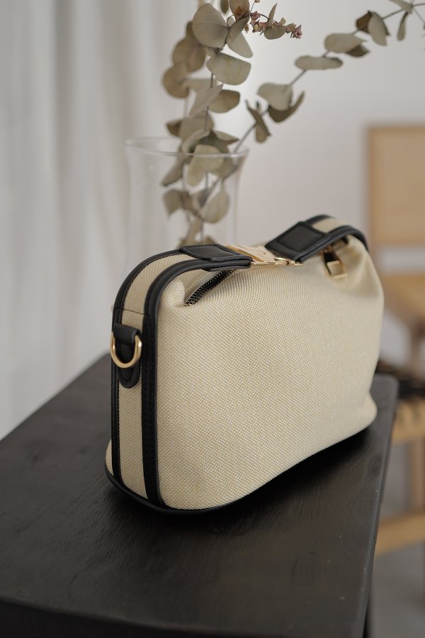 Gold Tokalı Keten Çanta