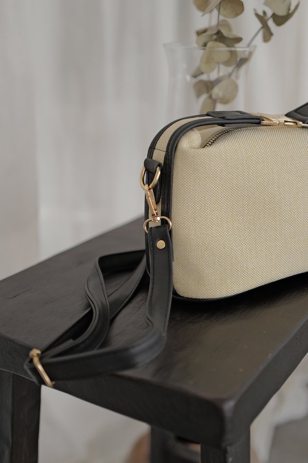 Gold Tokalı Keten Çanta