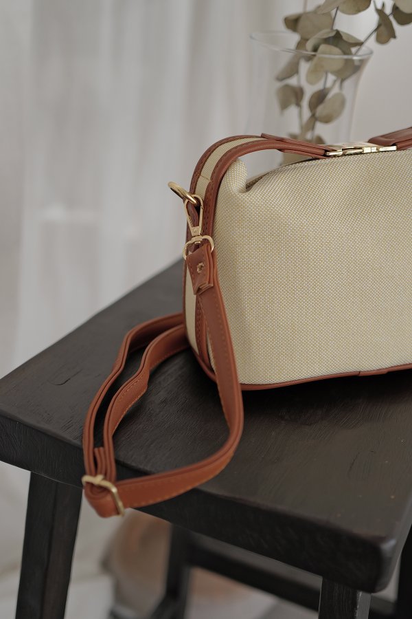 Gold Tokalı Keten Çanta