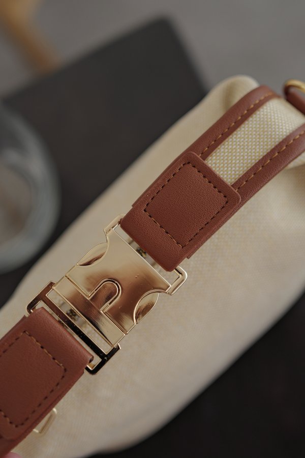 Gold Tokalı Keten Çanta