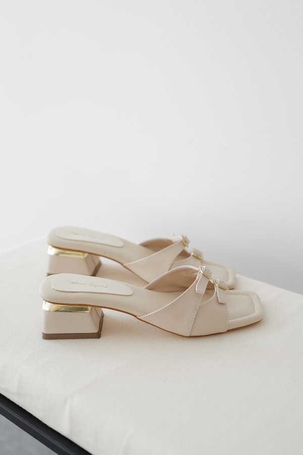 Çift Kemerli Topuklu Terlik