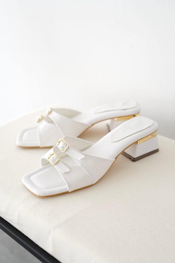 Çift Kemerli Topuklu Terlik