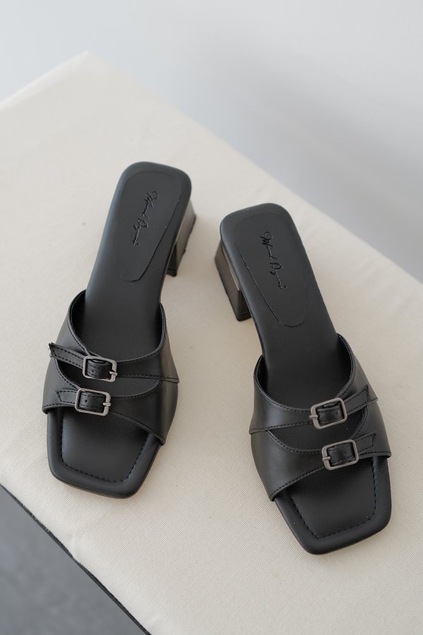 Çift Kemerli Topuklu Terlik