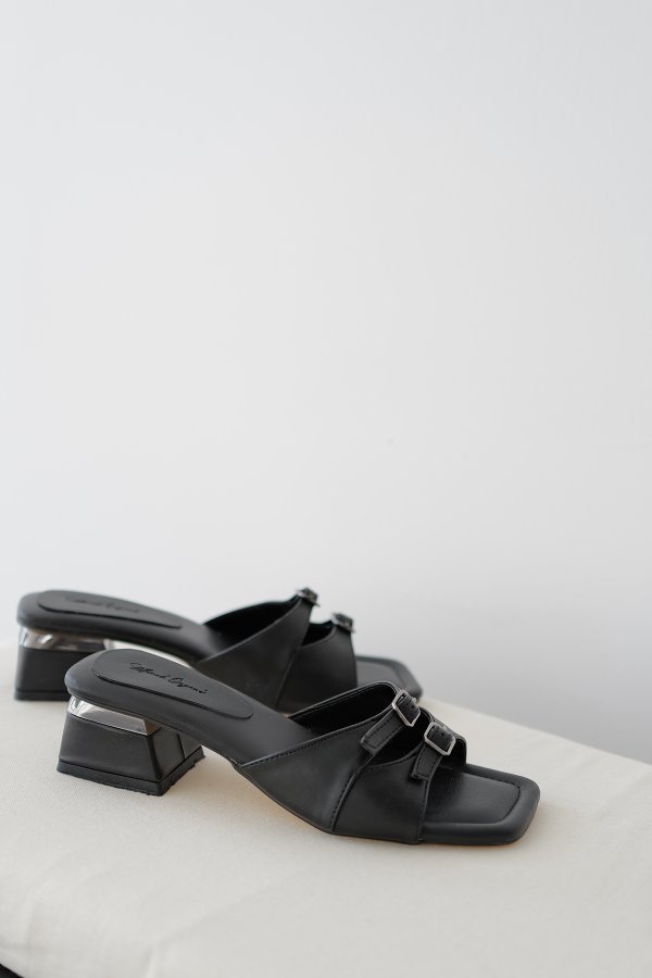 Çift Kemerli Topuklu Terlik