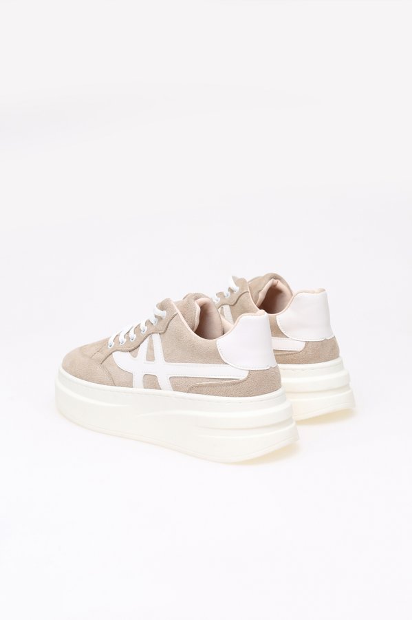 Kalın Tabanlı Bağcıklı Sneaker