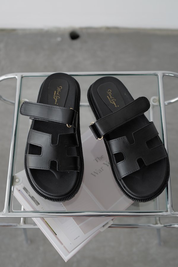 Cırt Bantlı Terlik