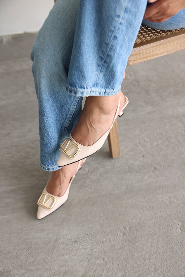 Gold Tokalı Topuklu Ayakkabı