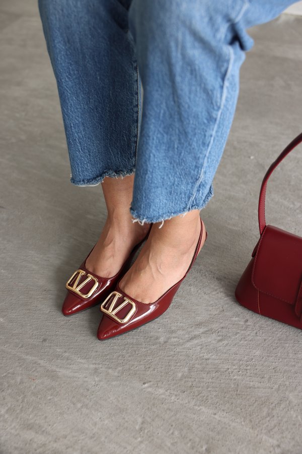 Gold Tokalı Topuklu Ayakkabı