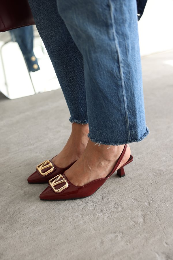 Gold Tokalı Topuklu Ayakkabı