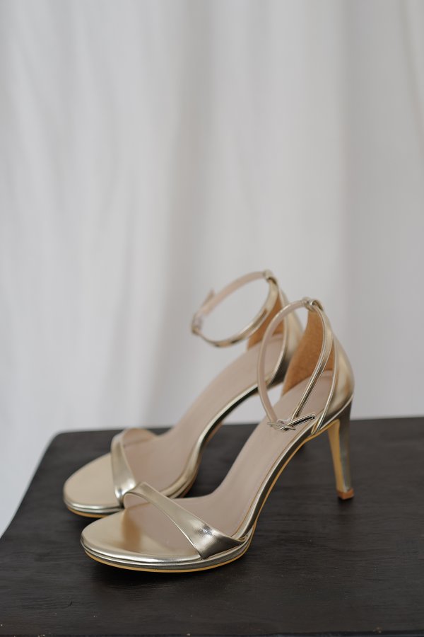 Bilekten Bağlamalı Topuklu Ayakkabı