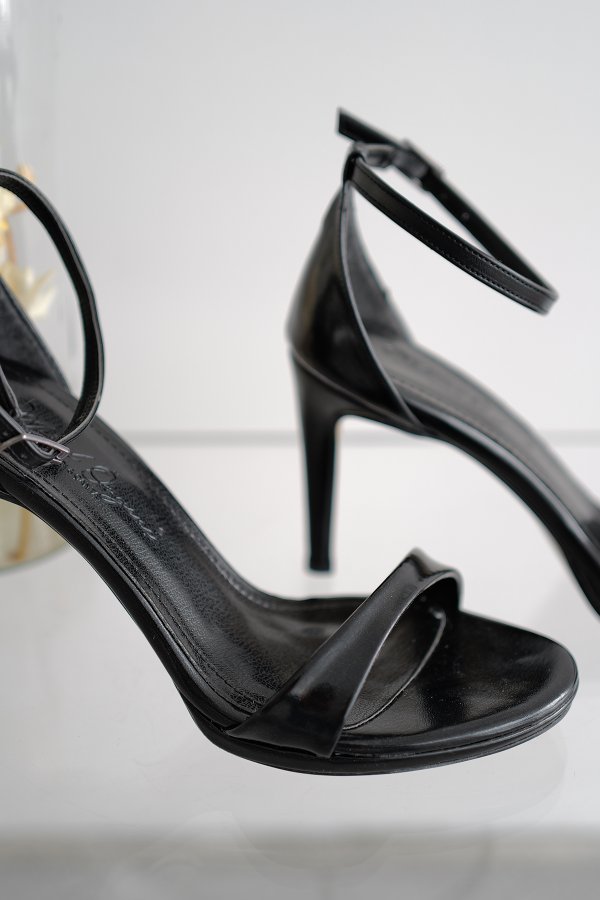 Bilekten Bağlamalı Topuklu Ayakkabı