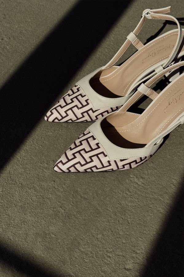 Arkası Açık Baskılı Ayakkabı