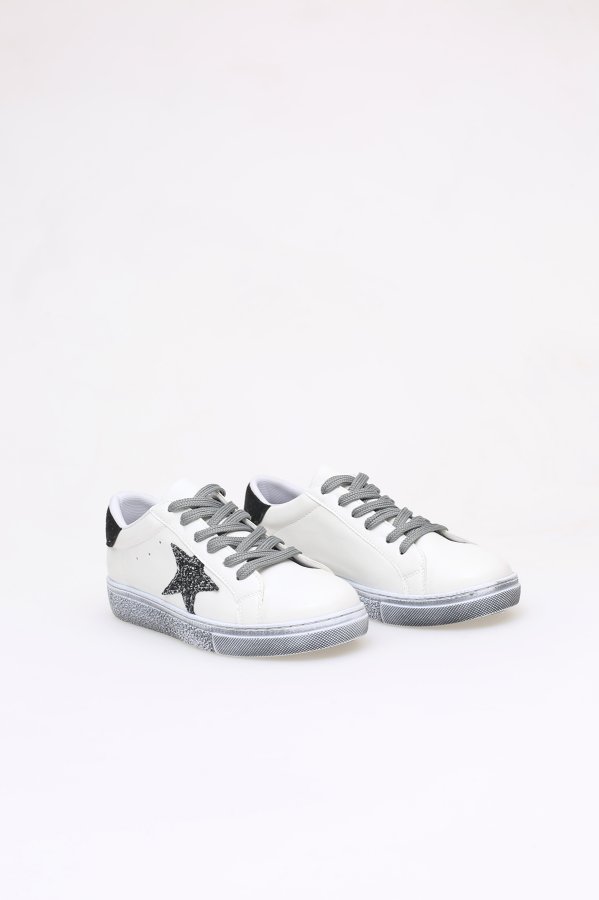 Yıldızlı Sneaker
