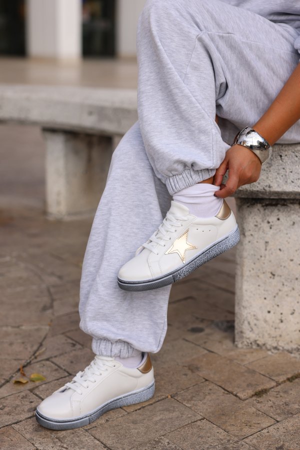 Yıldızlı Sneaker