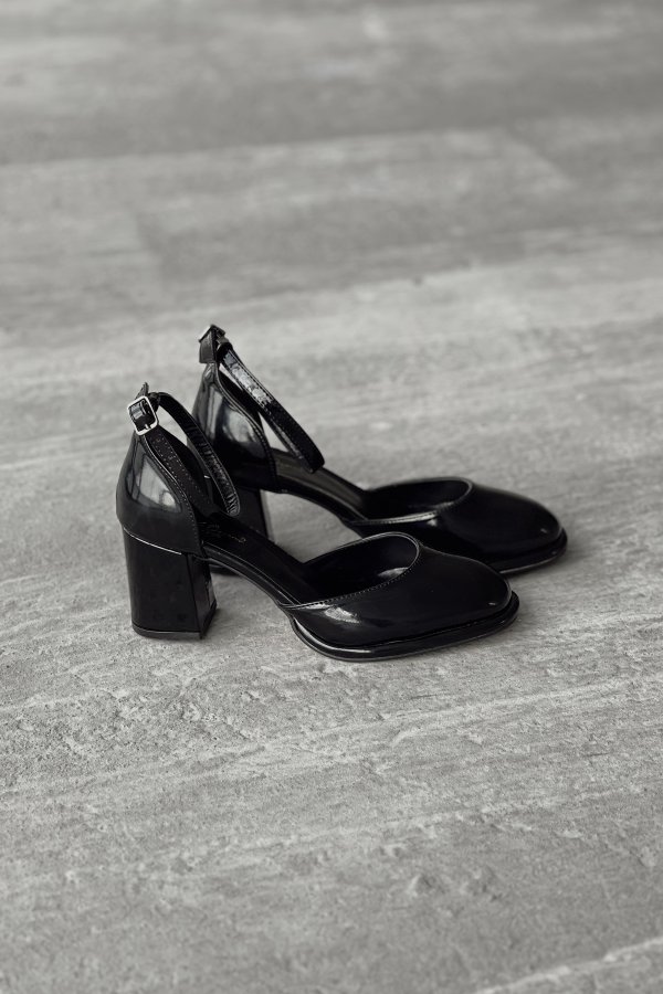 Bilekten Bağlamalı Topuklu Ayakkabı