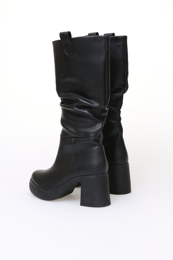 Kalın Tabanlı Piliseli Çizme