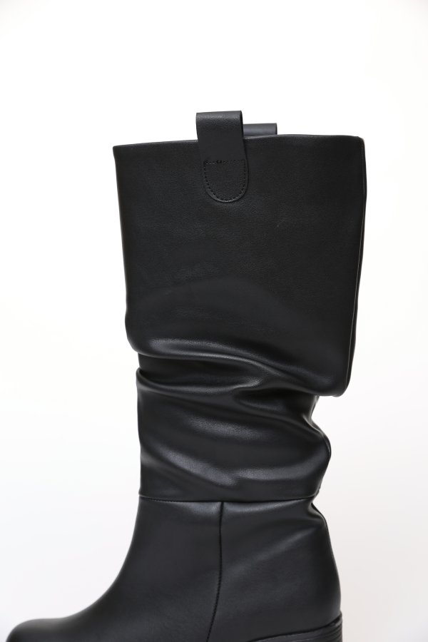 Kalın Tabanlı Piliseli Çizme