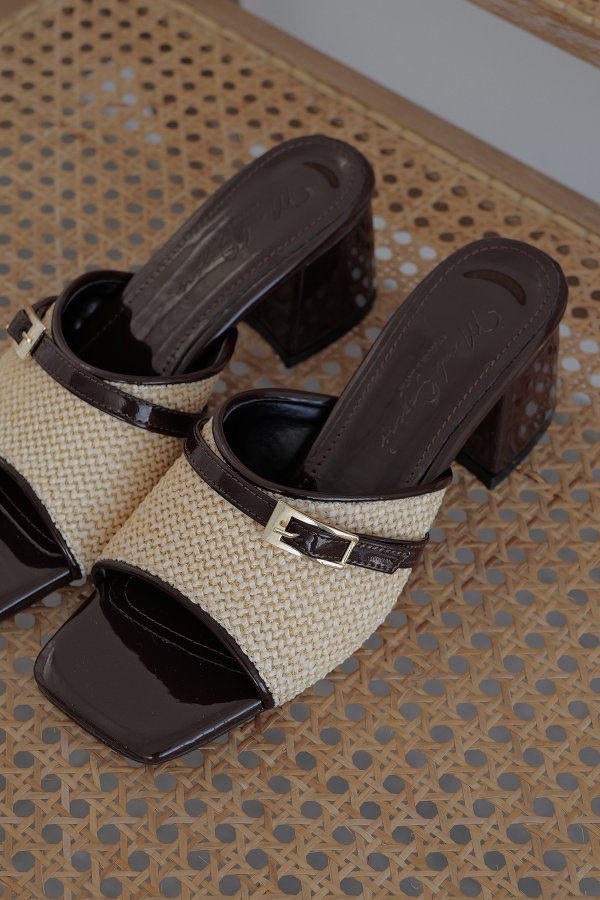 Tek Bantlı Topuklu Terlik