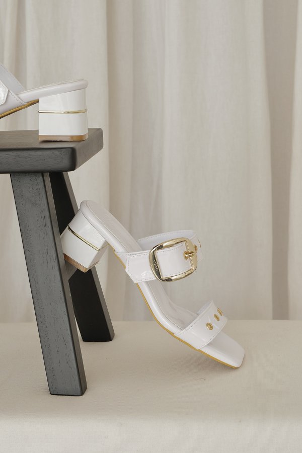 Kemer Bantlı Topuklu Terlik