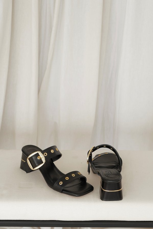 Kemer Bantlı Topuklu Terlik