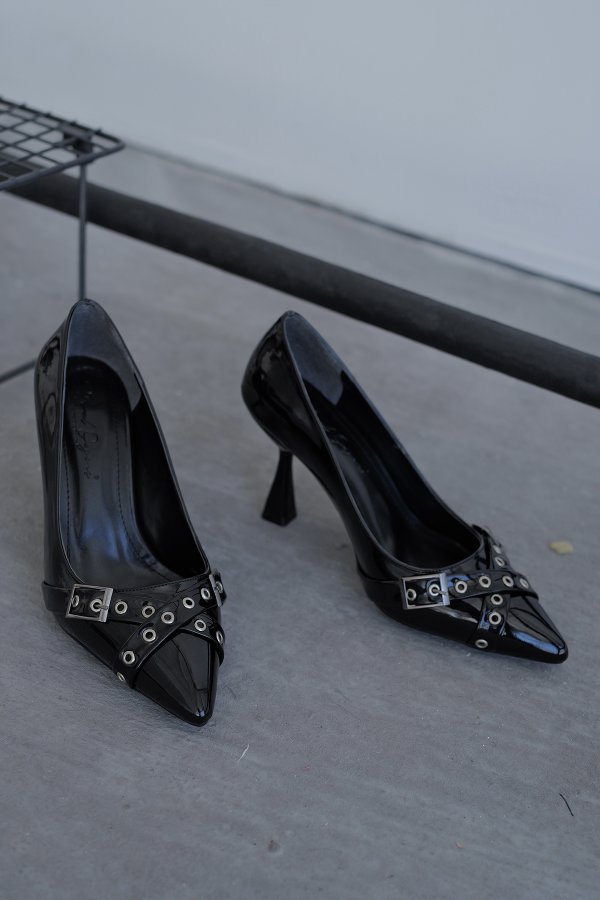 Çapraz Kemerli Topuklu Ayakkabı