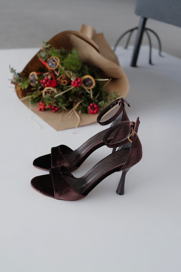 Kadife Topuklu Ayakkabı