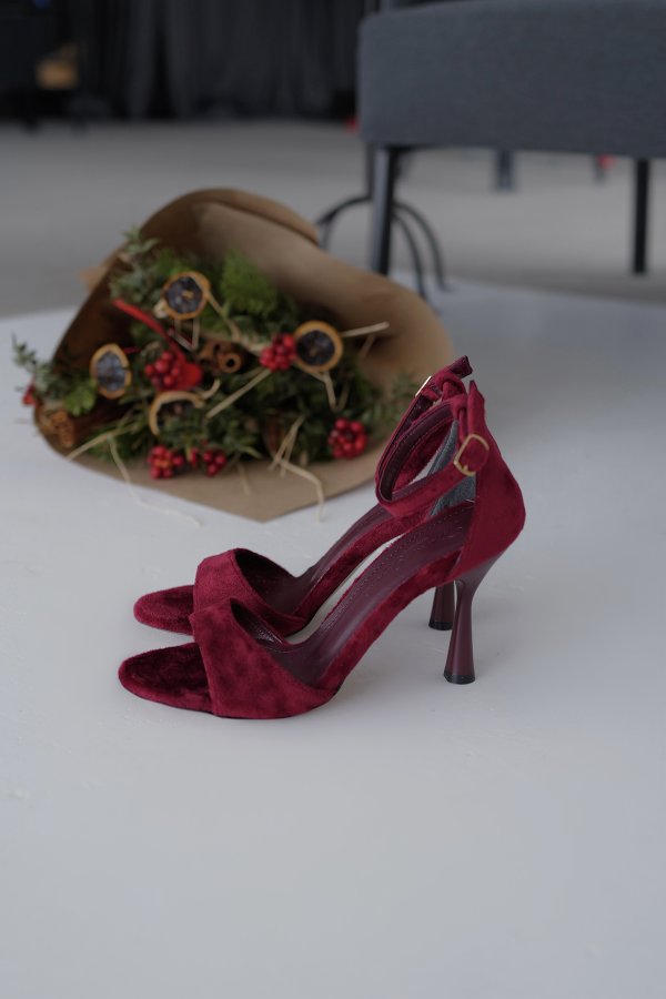 Kadife Topuklu Ayakkabı