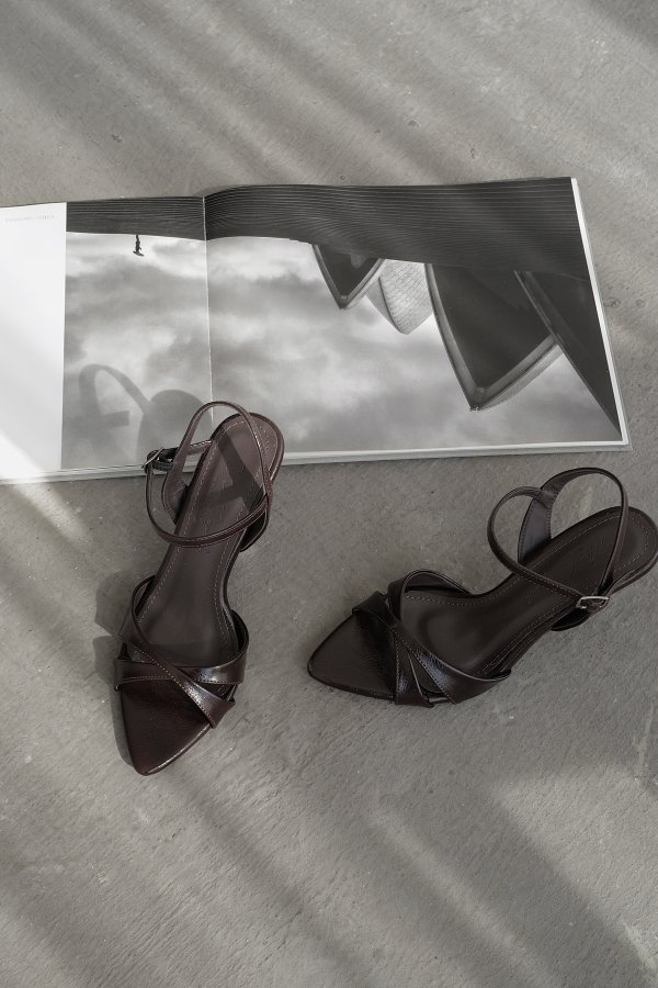 Çapraz Bant Topuklu Ayakkabı