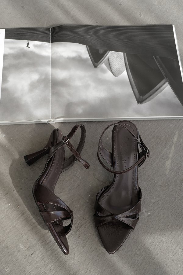 Çapraz Bant Topuklu Ayakkabı