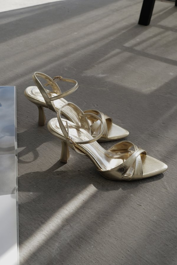 Çapraz Bant Topuklu Ayakkabı